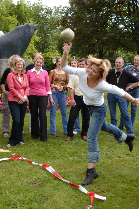 hinkelsteinwerfen.jpg